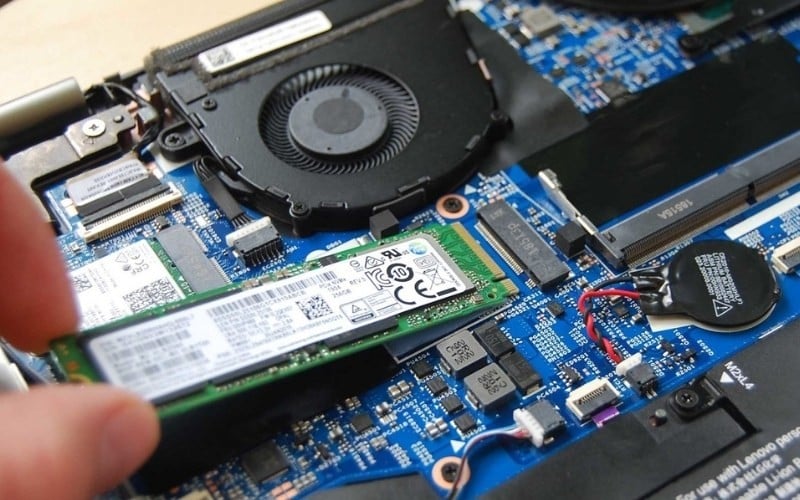 Quy trình thay SSD cho laptop chuẩn kỹ thuật