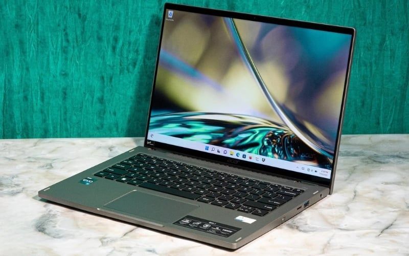 Laptop được trang bị màn IPS đẹp cùng&nbsp;cảm ứng mượt mà