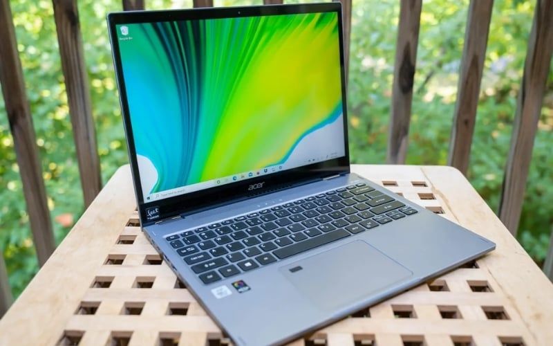 Acer Spin là laptop 2-in-1, xoay gập 360°, có cảm ứng, linh hoạt như laptop và tablet