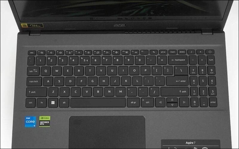 Nhu cầu gaming và thiết kế 3D nên trang bị card đồ họa rời RTX