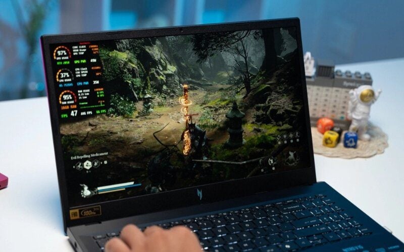 RAM 16GB giúp giữ tốc độ khung hình ổn định, giảm thiểu tình trạng drop FPS