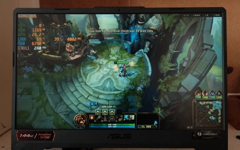 Kích thước màn hình 15.6 inch hoặc 16 inch mang lại không gian quan sát bản đồ rộng rãi