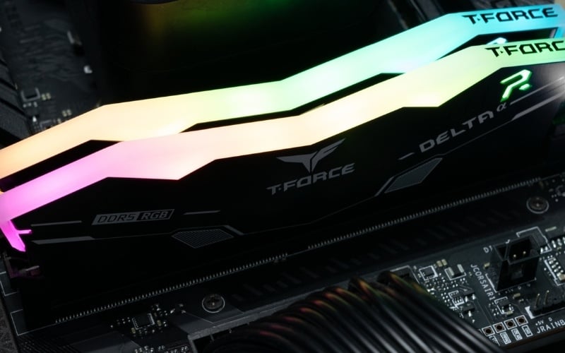 RAM RGB là loại bộ nhớ máy tính được trang bị các dải đèn LED RGB
