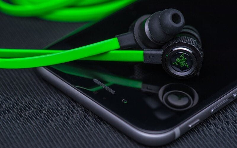 Thiết kế tai nghe In-ear (nhét tai) cực kỳ gọn nhẹ