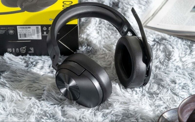 Nếu tìm một chiếc tai nghe gaming, hãy ưu tiên các mẫu trang bị âm thanh vòm