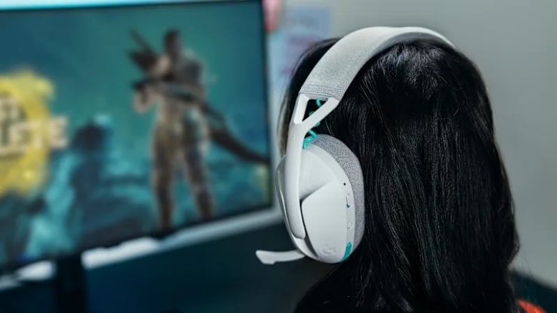 Nên chọn tai nghe có độ trễ dưới 60ms để chơi game đồng bộ hình và tiếng