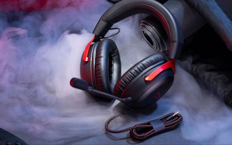 Đối với nhu cầu voice chat, ưu tiên các mẫu tai nghe over ear có mic tích hợp công nghệ lọc ồn