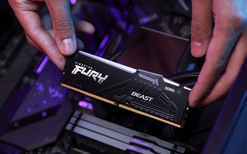 RAM là bộ nhớ tạm thời giúp CPU xử lý nhanh khi mở ứng dụng