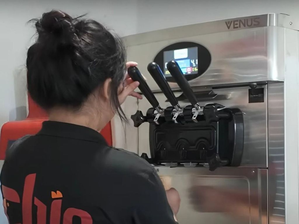 máy làm kem tươi cho quán cafe nhỏ
