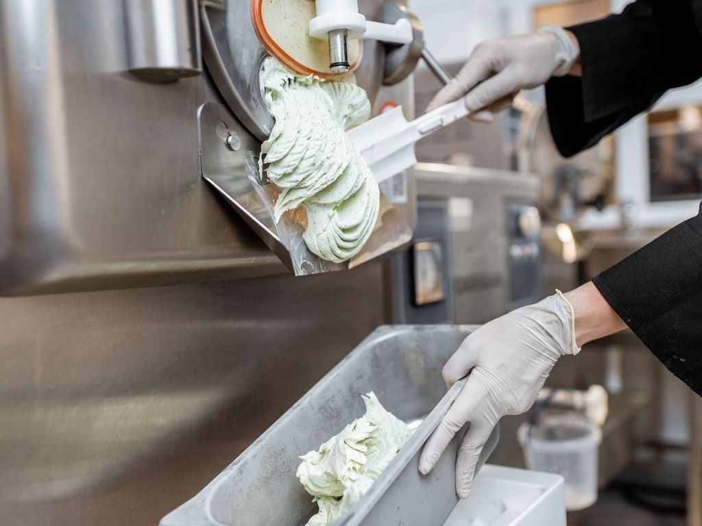 máy làm kem cứng công nghiệp là khoản đầu tư như thế nào