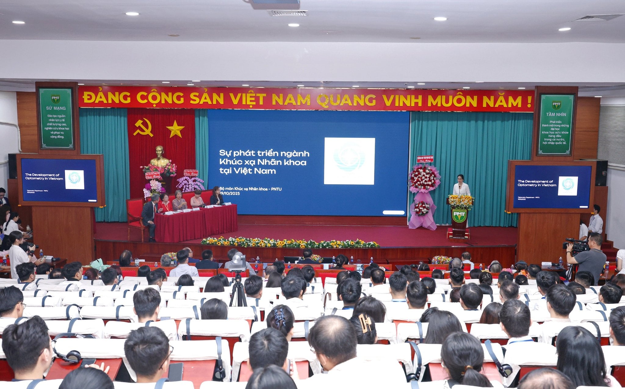 Màn hình LED Lampro giảng đường Đại học Y Phạm Ngọc Thạch