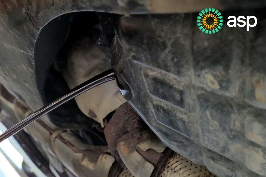 Xe Số Sàn Có Phải Thay Dầu Hộp Số Không?