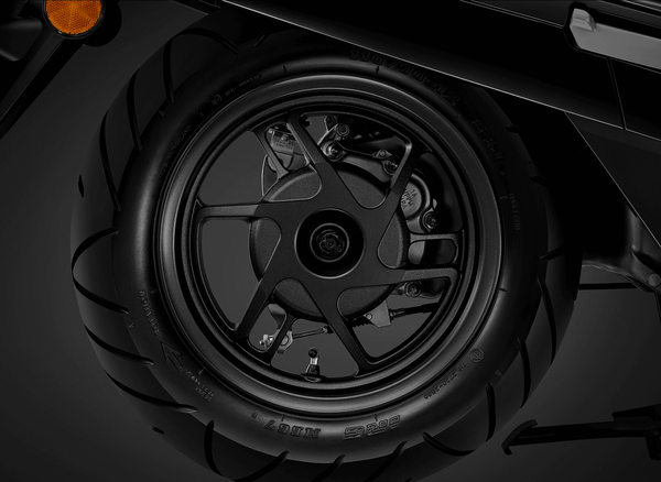 sạc tái sinh trên xe máy điện Honda UC3