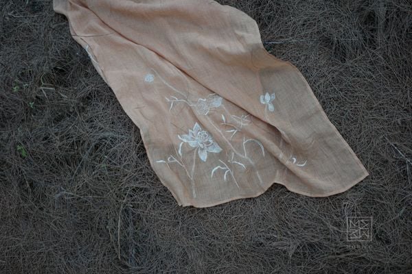CÂU CHUYỆN HOẠ TIẾT: BÁCH LIÊN VÀ KHU VƯỜN NỘI TÂM ĐẶC SẮC