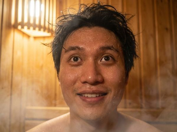 Tìm thấy ý tưởng sáng tạo bất ngờ khi đang thư giãn trong phòng xông hơi.