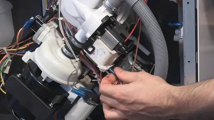 Sửa máy rửa bát công nghiệp 3