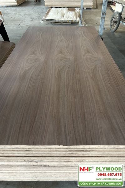 Mua plywood veneer phủ gỗ óc chó giá tốt, chất lượng tại NHF Plywood