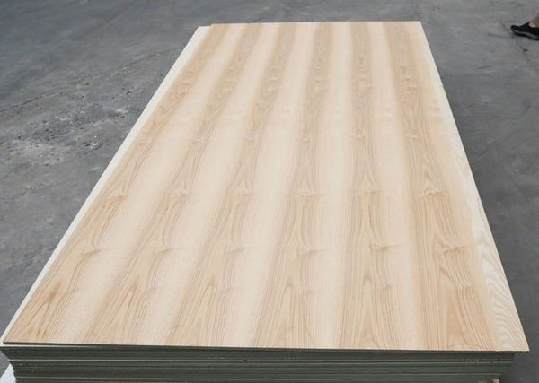 Đặc trưng của plywood phủ Veneer phủ gỗ sồi