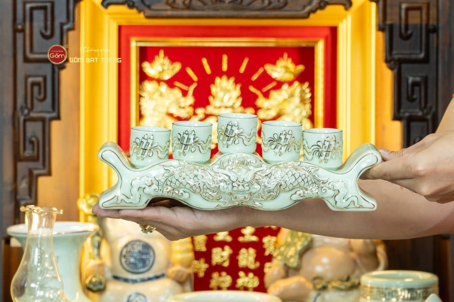 ky-ngai-5-chen-tho-men-ngoc-hoang-toc-ve-vang-hoa-tiet-cuon-thu