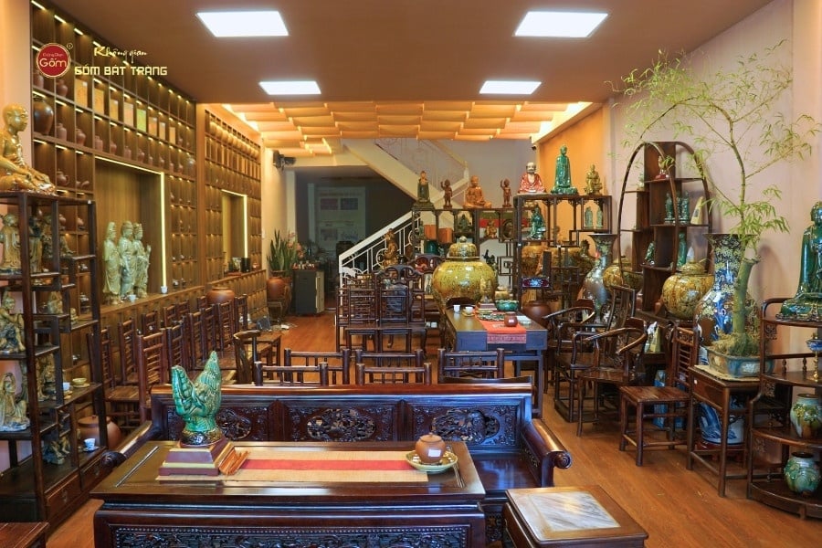 khong-gian-cua-hang-gom-bat-trang