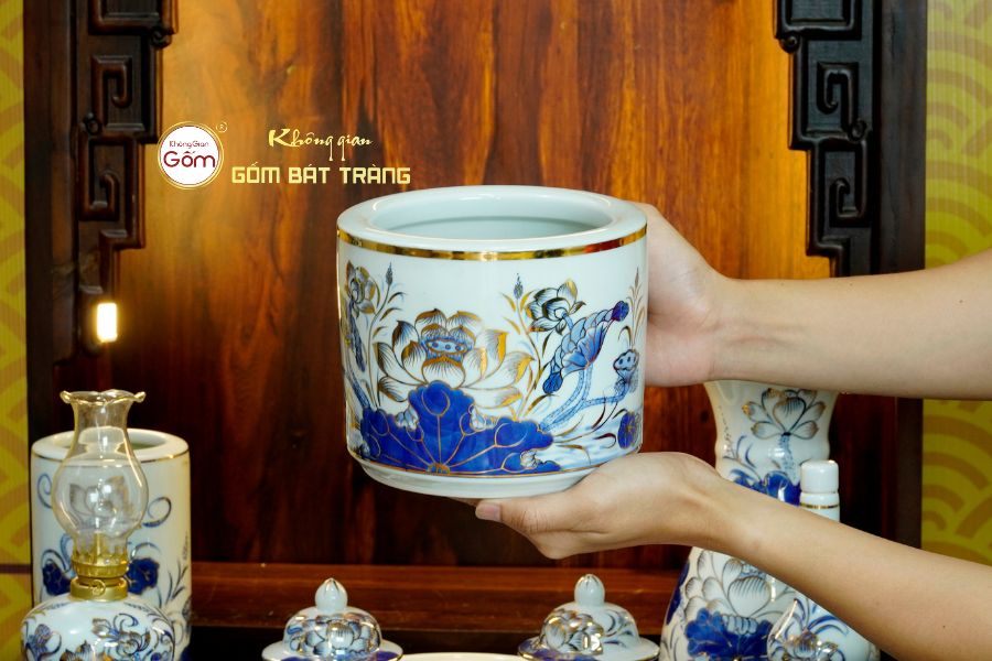 Bát Hương Men Lam Vẽ Vàng