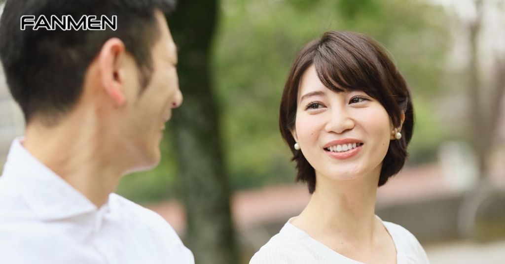 Chủ động chào hỏi nàng