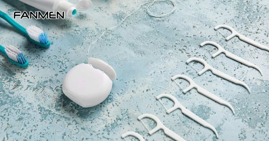 Dùng chỉ nha khoa hoặc tăm nước