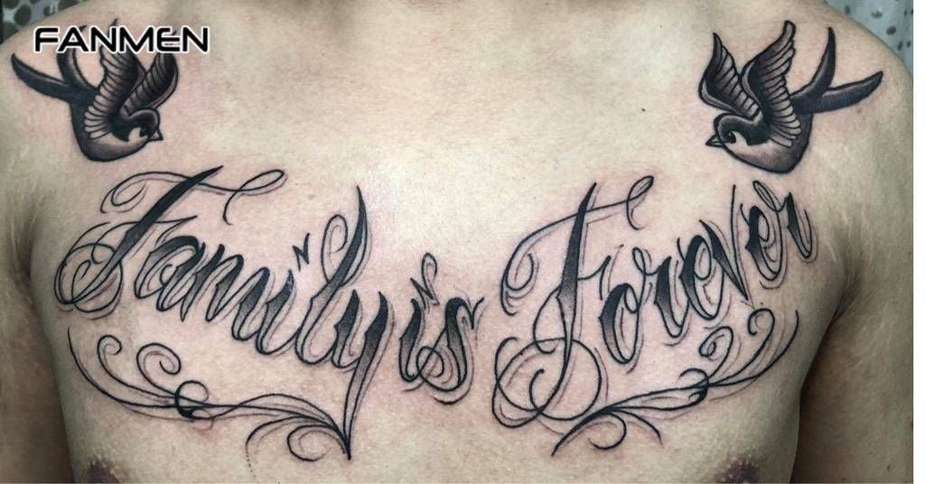 Hình xăm chữ Family ở ngực nam