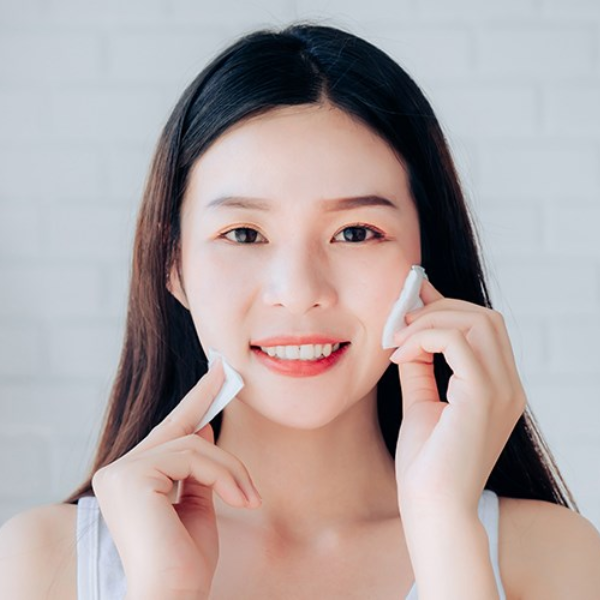 bao nhiêu tuổi dùng được nước tẩy trang 1