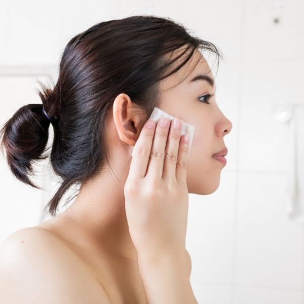 bao nhiêu tuổi dùng được nước tẩy trang 2