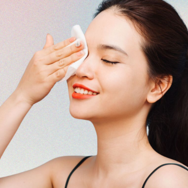 các bước sử dụng nước tẩy trang mắt môi
