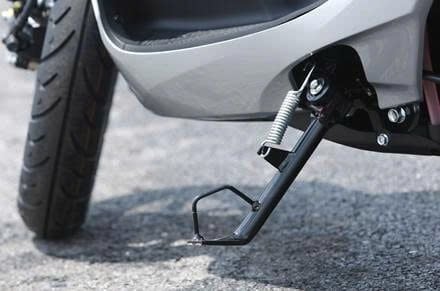 xe-may-bat-chia-khoa-khong-len-dien-2