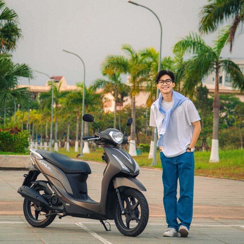 nen-chon-xe-may-dien-hay-xe-50cc-cho-hoc-sinh-1