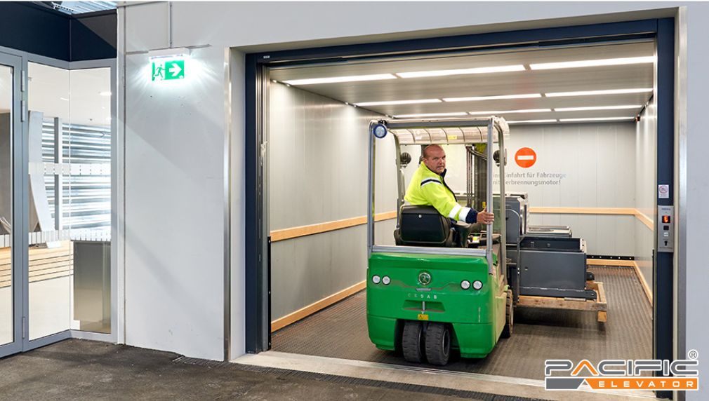 thang máy tải hàng tại khu công nghiệp