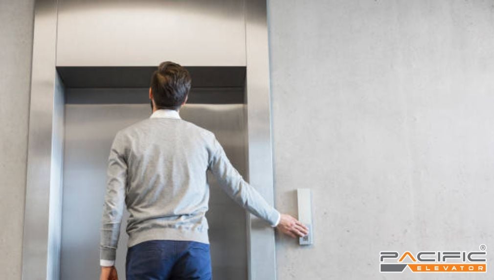 Hình ảnh người dùng thang máy