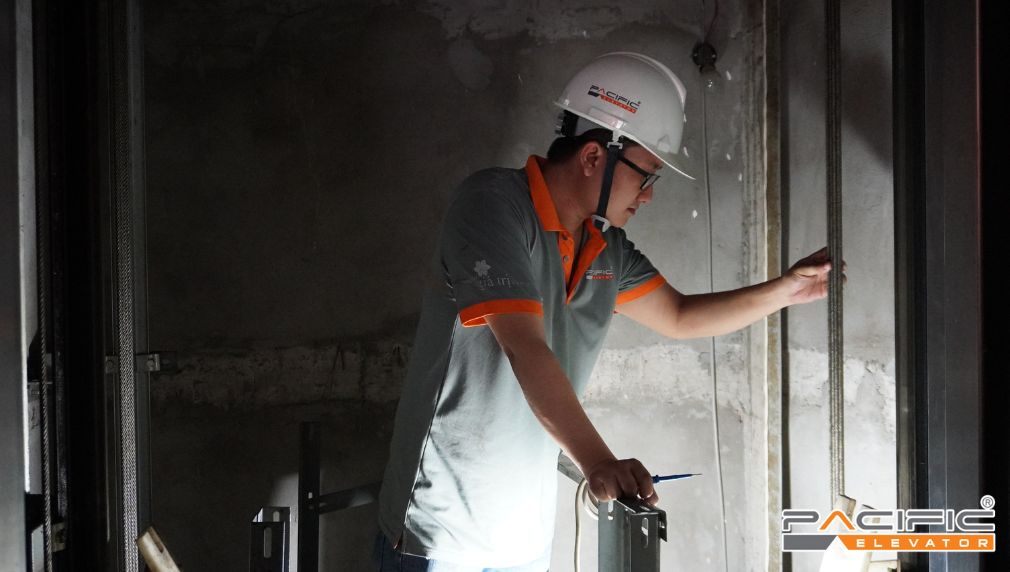 Kỹ thuật Pacific bảo trì thang máy gia đình