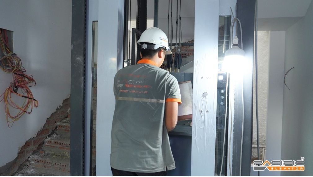 Hình ảnh kỹ thuật Thang máy Pacific lắp đặt cabin thang máy