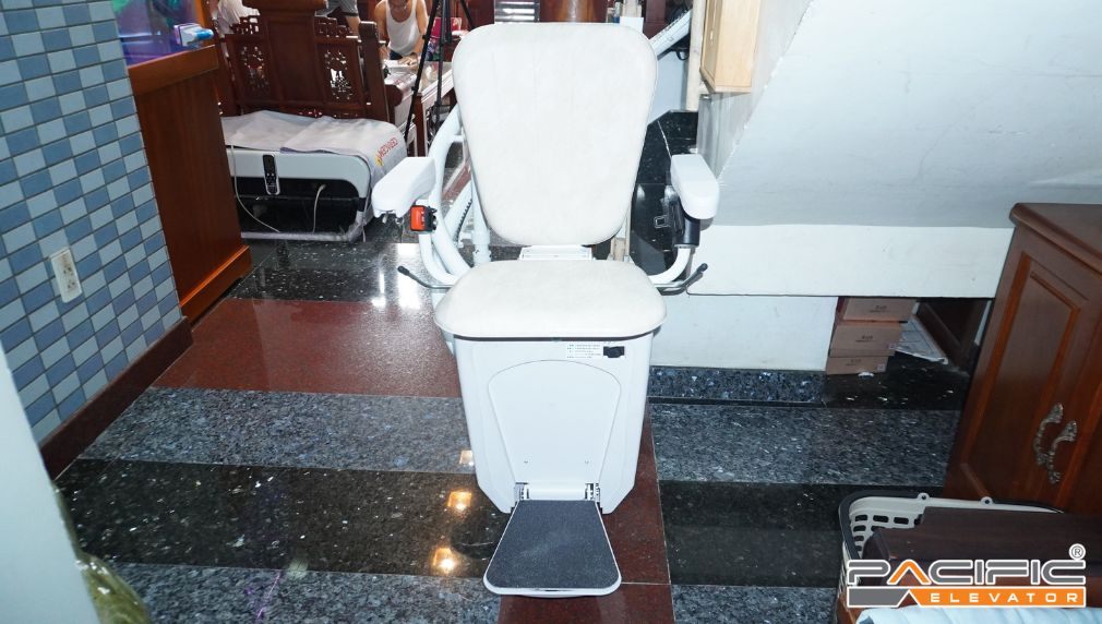 hình ảnh thang ghế stairlift thực tế do Công ty Thang máy Pacific thực hiện
