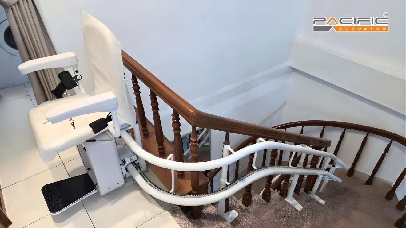 Thang ghế Stairlift do Thang máy Pacific lắp đặt