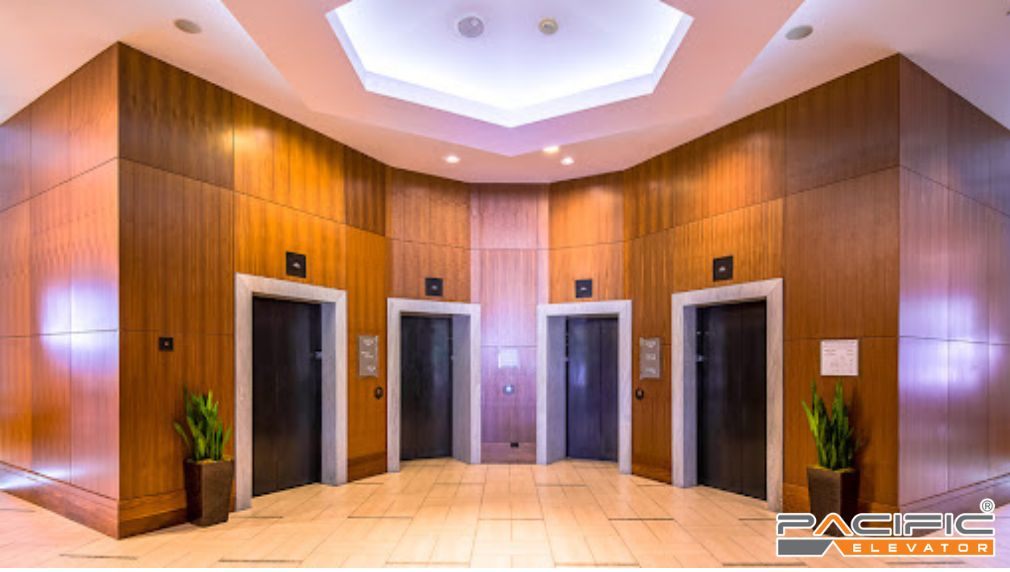 thang máy công cộng có nhiều cabin