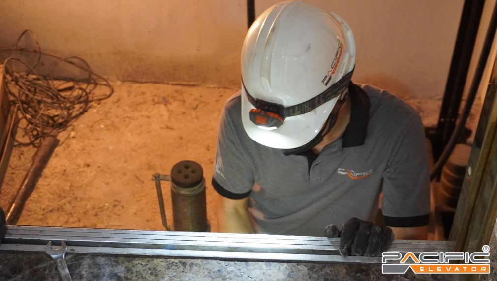bảo trì thang máy định kì