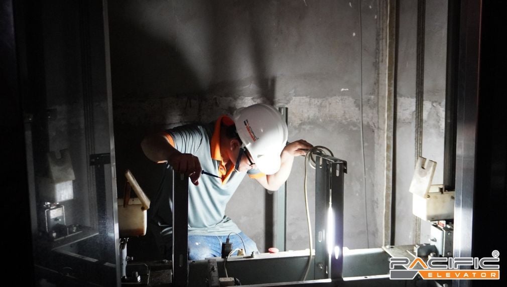 kỹ thuật Pacific bảo trì thang máy