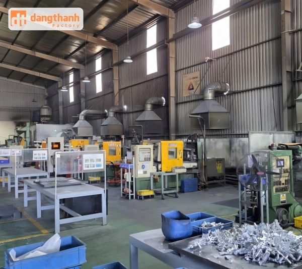 Đăng Thành xưởng gia công móc treo thời trang theo yêu cầu