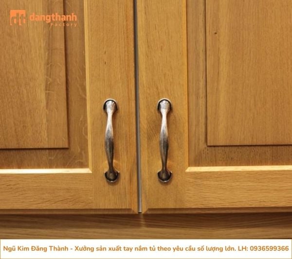 Mẫu tay nắm tủ căn hộ cổ điển