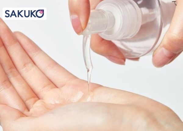 Nước tẩy trang hết hạn có dùng được không?