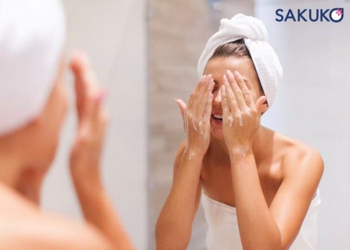 Làm sạch da nhẹ nhàng – bước nền quan trọng giúp da không bị khô hơn