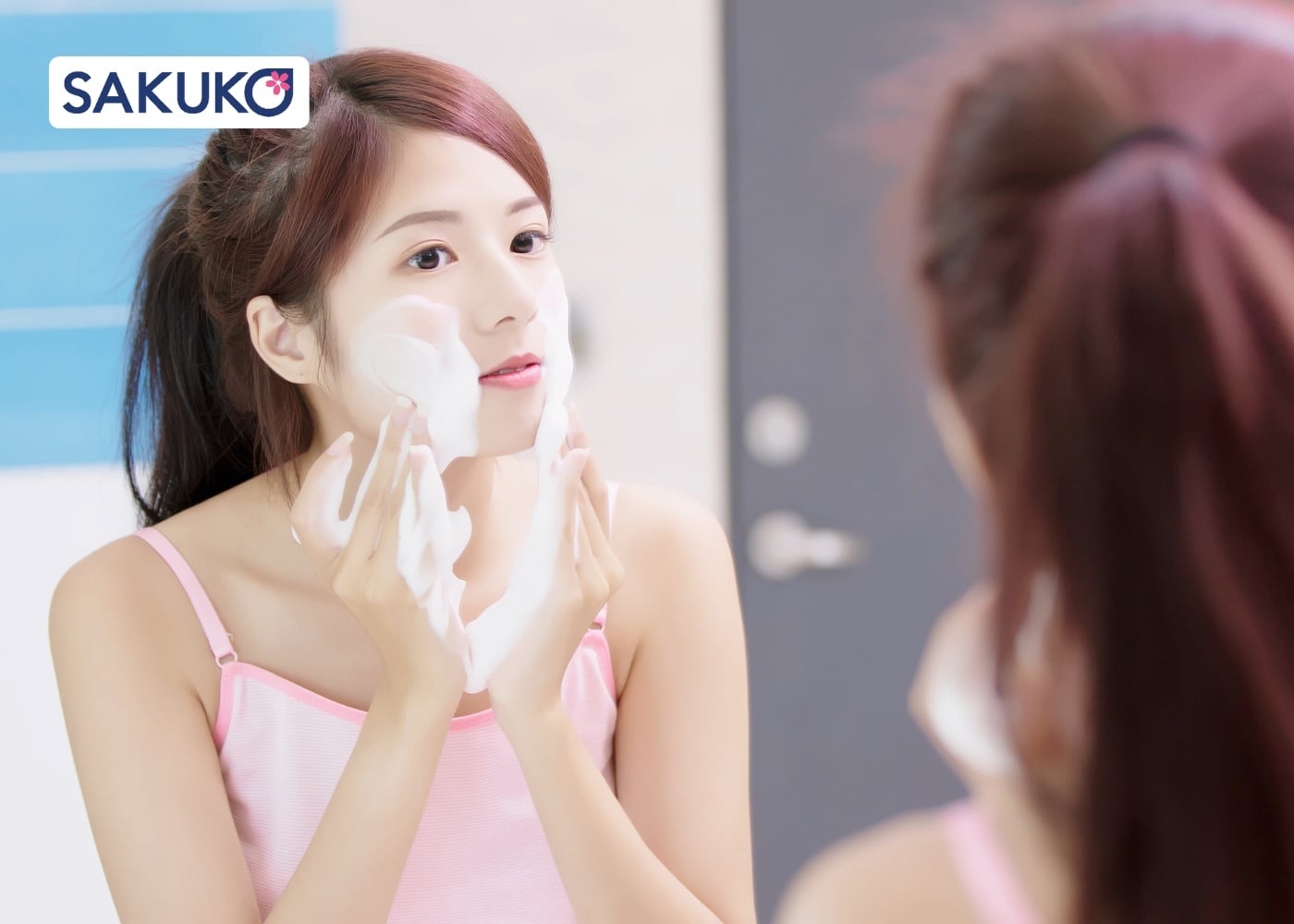 các bước&nbsp;bí quyết chăm sóc da mặt đúng cách Sữa rửa mặt dịu nhẹ