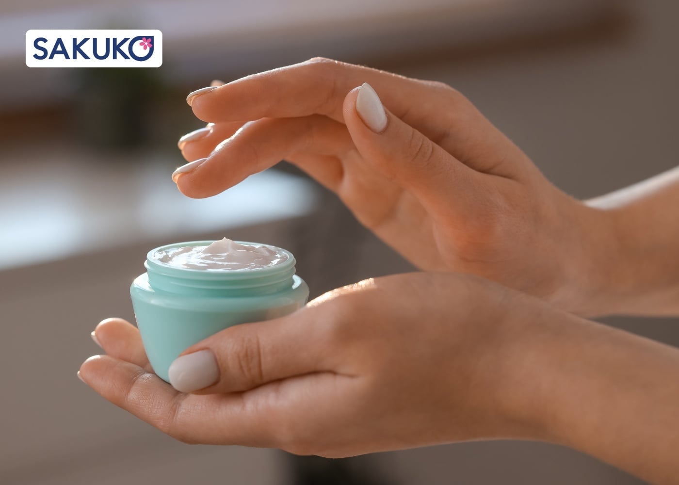 các bước&nbsp;bí quyết chăm sóc da mặt đúng cách Kem dưỡng ẩm (Khóa ẩm)