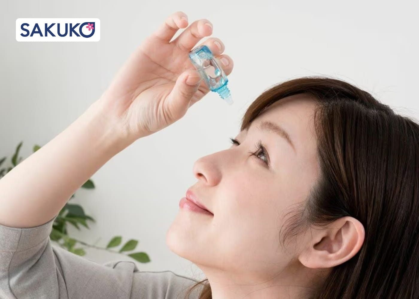 Chăm sóc mắt bằng thói quen nhỏ mắt và rửa mắt mỗi ngày