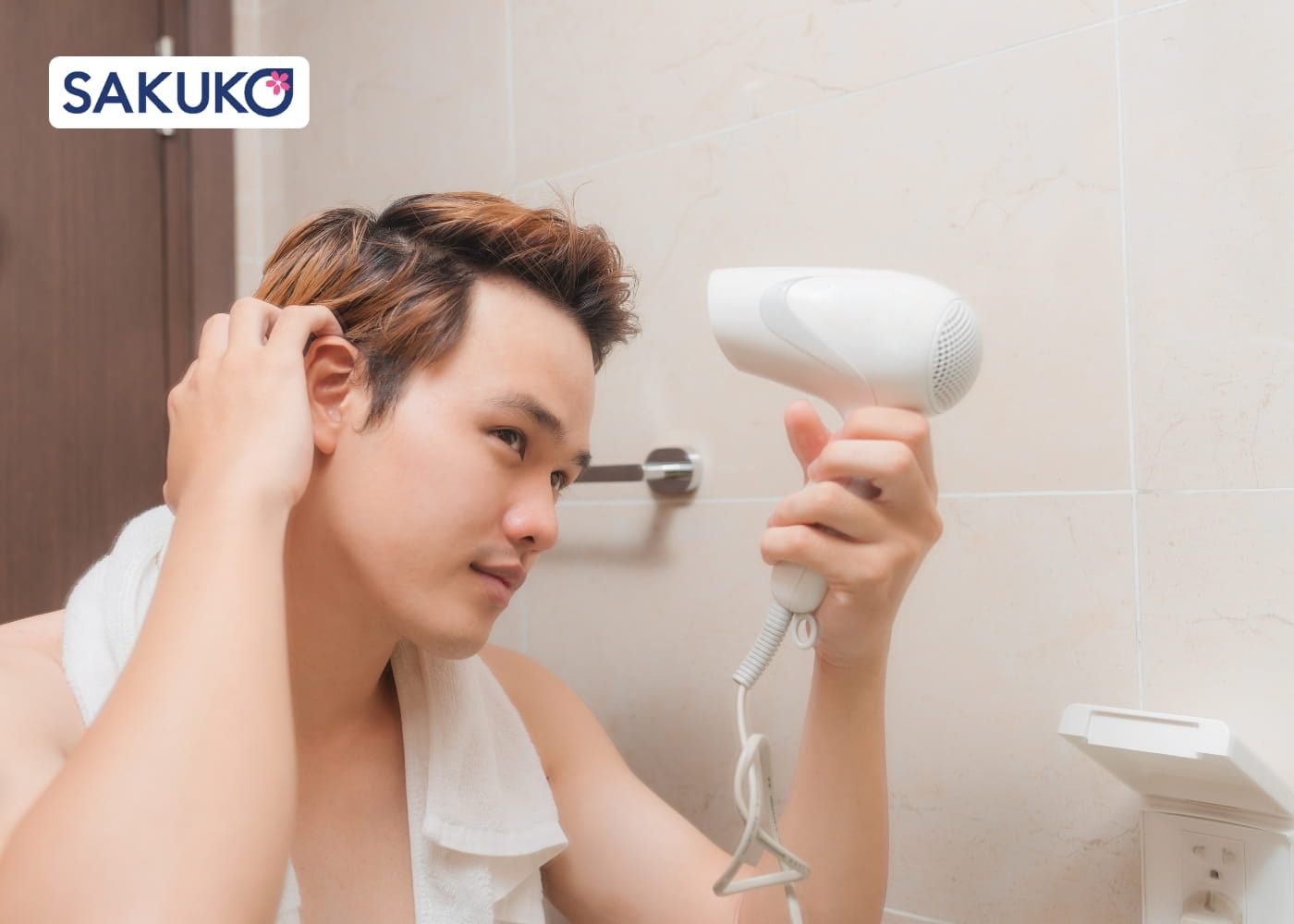 Quy trình các bước chăm sóc tóc cho nam giới & tạo kiểu như Salon tại nhà - lau khô & sấy tóc